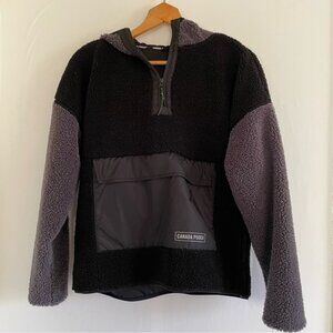 Canada Pooch Black/Gray Fleece Hoodie Size XS